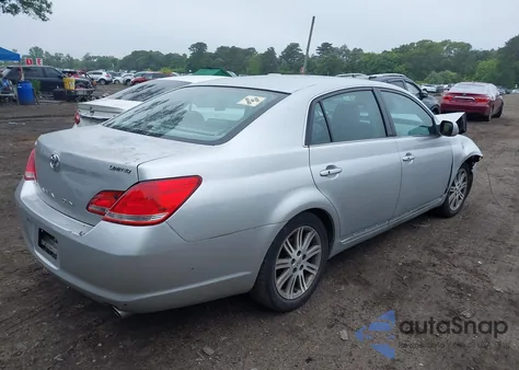 2007 Toyota Avalon Limited z USA, uszkodzony, nr VIN 4T1BK36B77U209280